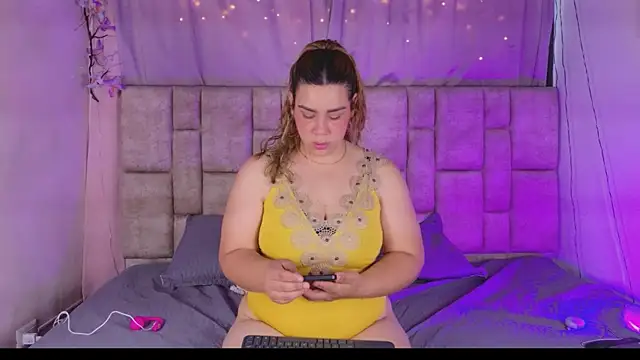 Snapshot of NanyMatrioska chatting on 5, 6, 2026 NanyMatrioska online show from 5, 6, 2026