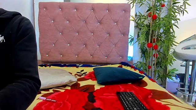 Jazmin040  online show from 9, 3, 2026