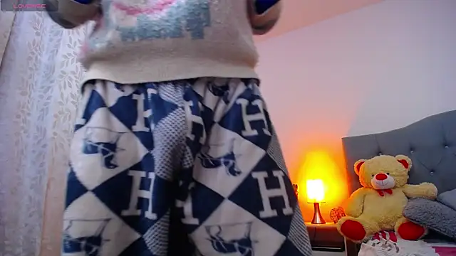 Snapshot of TOMBOYSEXX chatting on 21, 12, 2025 TOMBOYSEXX online show from 21, 12, 2025