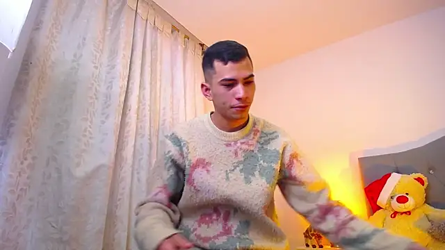 Snapshot of TOMBOYSEXX chatting on 22, 12, 2025 TOMBOYSEXX online show from 22, 12, 2025