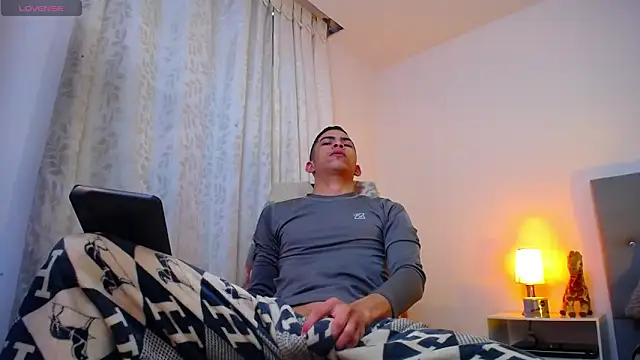 Snapshot of TOMBOYSEXX chatting on 8, 1, 2026 TOMBOYSEXX online show from 8, 1, 2026