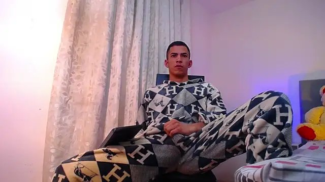 Snapshot of TOMBOYSEXX chatting on 5, 3, 2026 TOMBOYSEXX online show from 5, 3, 2026