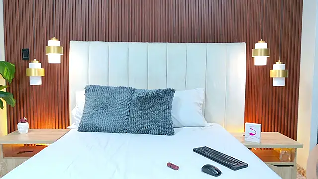 Carrie GB online show from 18, 4, 2026