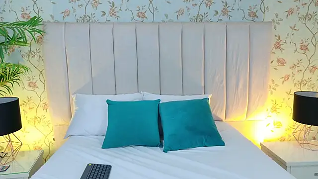 Carrie GB online show from 28, 4, 2026