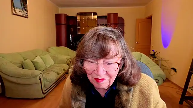 Betty Bricks online show from 13, 12, 2025