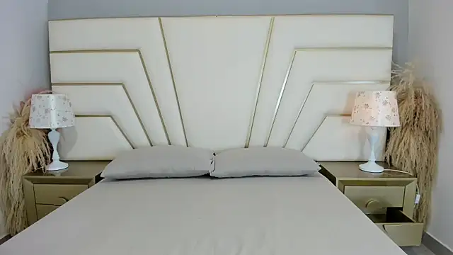 Zara Vidal online show from 20, 12, 2025