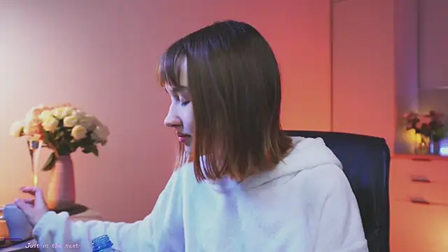 Leyla crsh online show from 23, 4, 2026