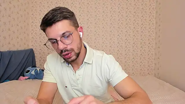 Snapshot of Tony_Wolf chatting on 18, 12, 2025 Tony Wolf online show from 18, 12, 2025