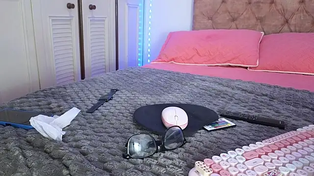 Snapshot of Valery__lovex chatting on 5, 3, 2026 Valery lovex online show from 5, 3, 2026