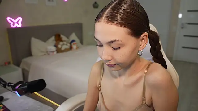 luna young online show from 1, 5, 2026
