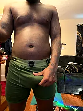 Snapshot of daddydarkskindikk chatting on 18, 12, 2025 daddydarkskindikk online show from 18, 12, 2025