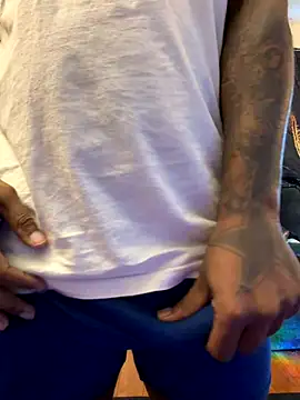 Snapshot of daddydarkskindikk chatting on 20, 12, 2025 daddydarkskindikk online show from 20, 12, 2025