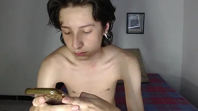 Snapshot of cirosky_elchicopolla chatting on 4, 3, 2026 cirosky elchicopolla online show from 4, 3, 2026