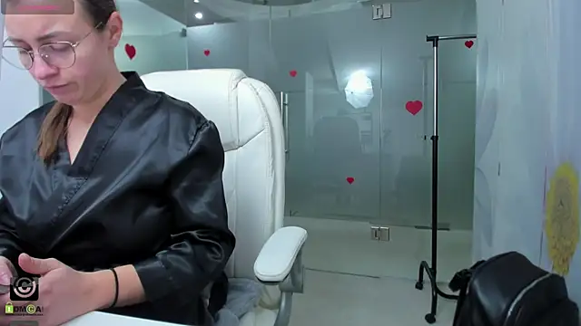 Snapshot of missdominna chatting on 16, 1, 2026 missdominna online show from 16, 1, 2026