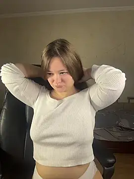 Snapshot of CaramelleSugarr chatting on 18, 12, 2025 CaramelleSugarr online show from 18, 12, 2025