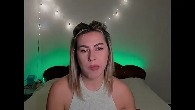 Snapshot of Roxi_Joy chatting on 10, 1, 2026 Roxi Joy online show from 10, 1, 2026