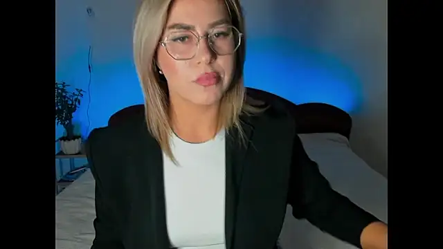 Snapshot of Roxi_Joy chatting on 15, 1, 2026 Roxi Joy online show from 15, 1, 2026