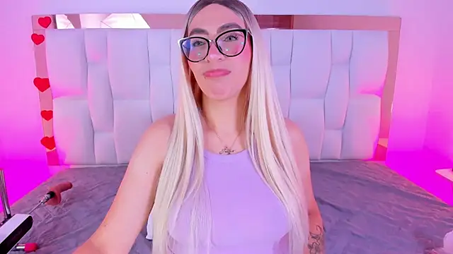 CamilleJuicy  online show from 19, 4, 2026