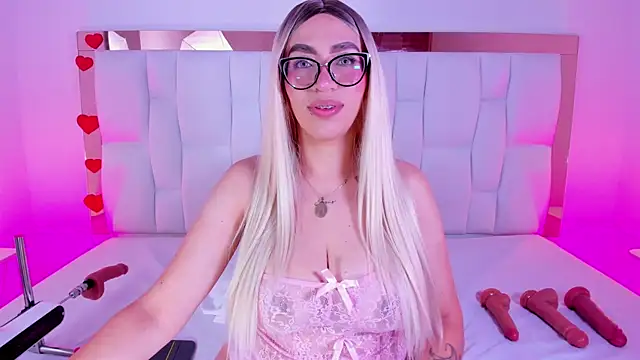 CamilleJuicy  online show from 20, 4, 2026