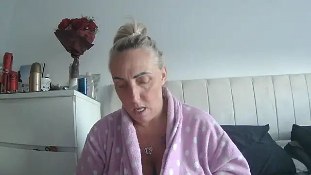 theblondecocklover online show from 22, 4, 2026