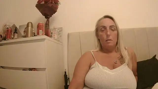 theblondecocklover online show from 26, 4, 2026