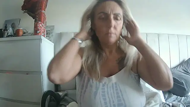 theblondecocklover online show from 10, 6, 2026