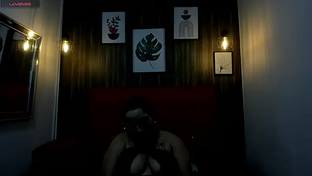 meggancurvy online show from 7, 2, 2026