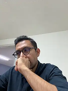 Snapshot of AdrianGarcia89 chatting on 9, 4, 2026 AdrianGarcia89 online show from 9, 4, 2026