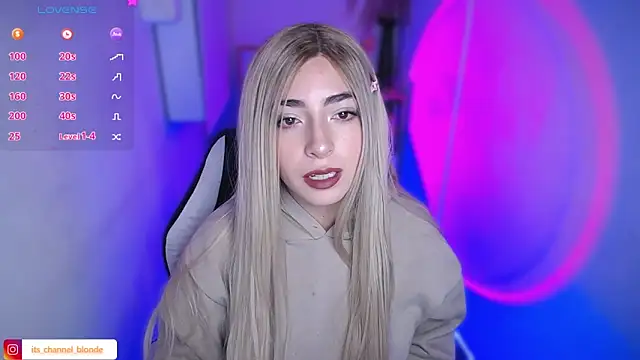 Snapshot of channel_blondee chatting on 5, 2, 2026 channel blondee online show from 5, 2, 2026