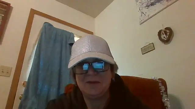 becky1111 online show from 24, 4, 2026