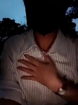 lanahotvn online show from 19, 4, 2026