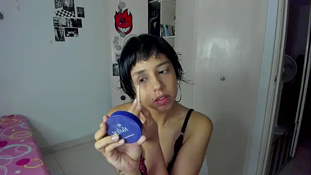 Snapshot of harakitty_ chatting on 16, 3, 2026 harakitty online show from 16, 3, 2026