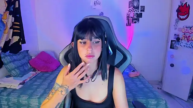 harakitty  online show from 24, 4, 2026