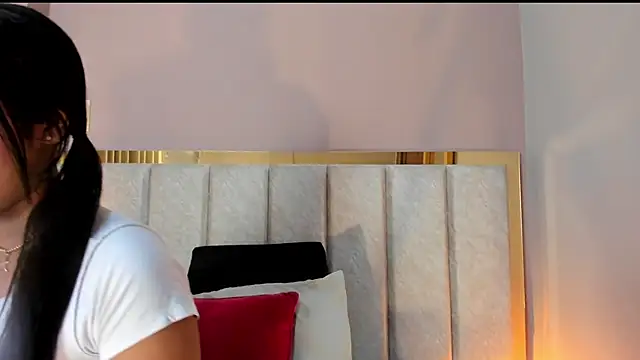 GahiaBelucci online show from 25, 4, 2026