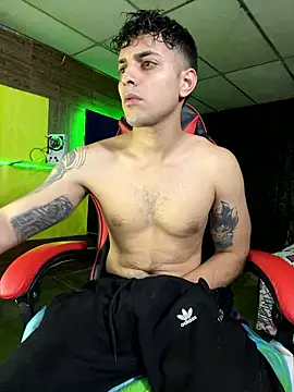 Snapshot of JustynAle2025 chatting on 10, 1, 2026 JustynAle2025 online show from 10, 1, 2026