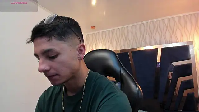 Noah Clarkk online show from 18, 4, 2026