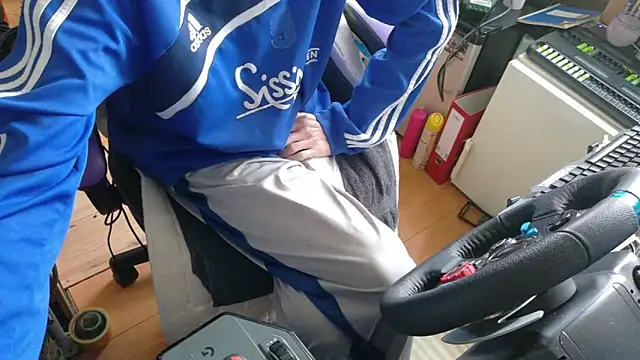 Snapshot of Gay-Versaut chatting on 9, 2, 2026 Gay-Versaut online show from 9, 2, 2026