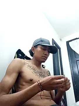 Snapshot of negrito_sexxxo chatting on 20, 12, 2025 negrito sexxxo online show from 20, 12, 2025