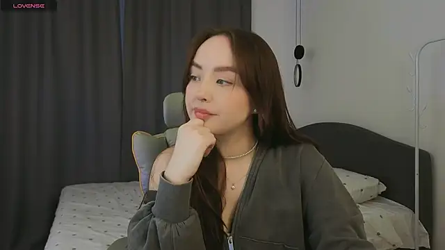 fallin lovee online show from 13, 4, 2026