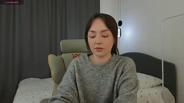 fallin lovee online show from 25, 4, 2026