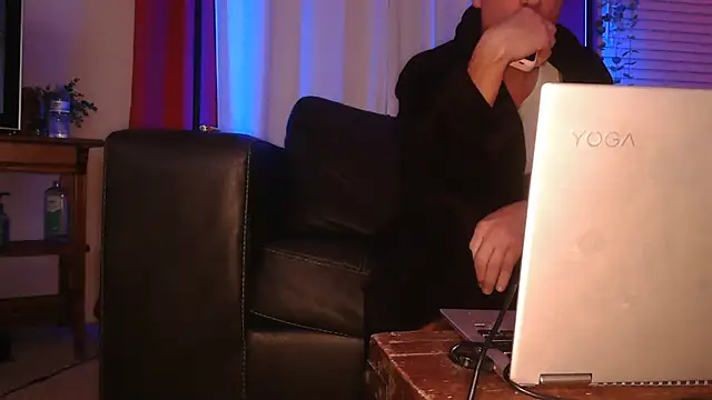 Snapshot of MISTERANDDEMI chatting on 23, 12, 2025 MISTERANDDEMI online show from 23, 12, 2025