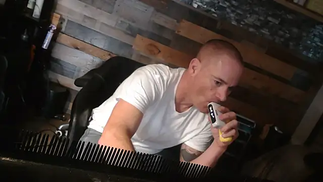 Snapshot of MISTERANDDEMI chatting on 8, 1, 2026 MISTERANDDEMI online show from 8, 1, 2026