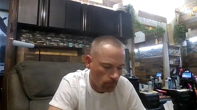 Snapshot of MISTERANDDEMI chatting on 18, 5, 2026 MISTERANDDEMI online show from 18, 5, 2026