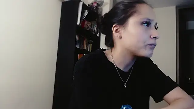 Agatha Dubois4  online show from 23, 4, 2026