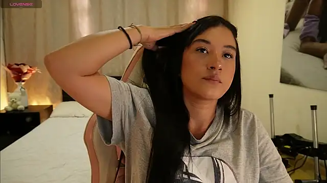 Alannadumont  online show from 23, 4, 2026