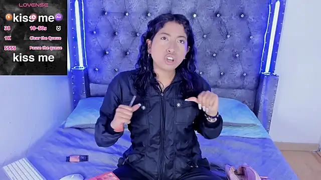 Mia Cavalli online show from 9, 3, 2026