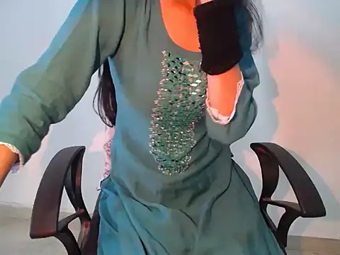 Farhana beautyfull online show from 21, 3, 2026