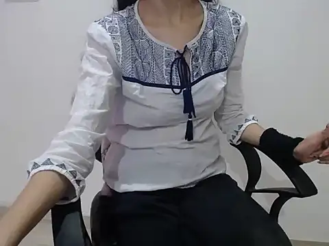 Farhana beautyfull online show from 9, 4, 2026