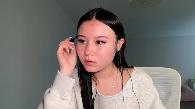 Snapshot of luvvivii chatting on 21, 7, 2026 luvvivii online show from 21, 7, 2026