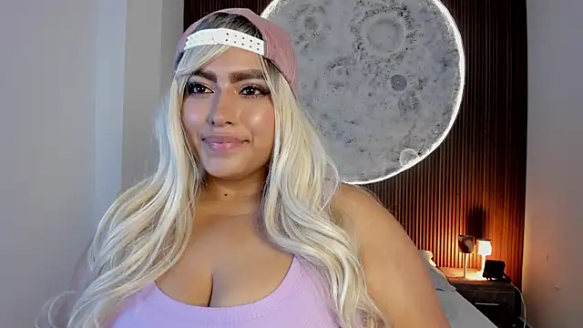 Snapshot of AmbarBrownn_ chatting on 16, 5, 2026 AmbarBrownn online show from 16, 5, 2026